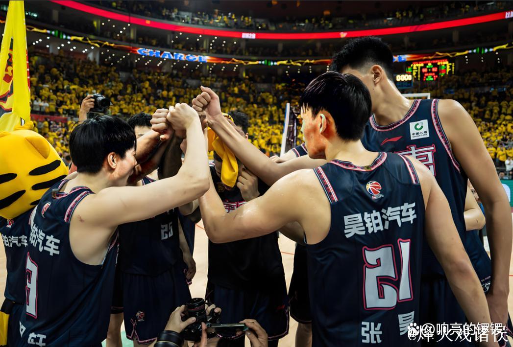 广东男篮战胜南京！3人表现能进国家队，郭士强或放弃4人